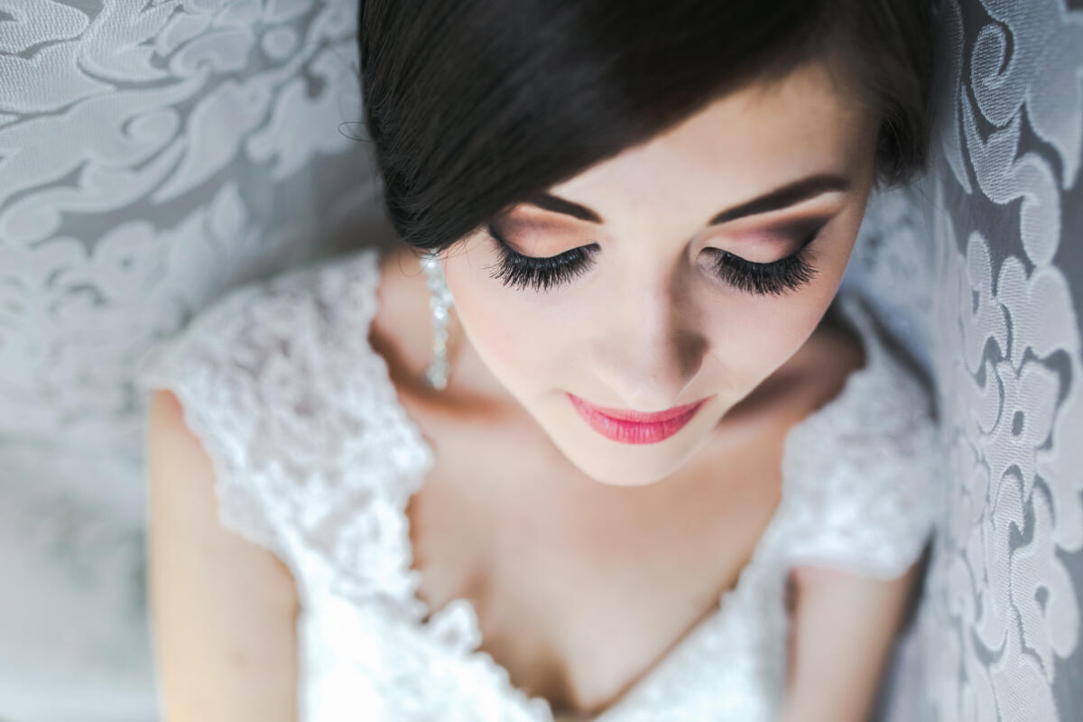 Pourquoi opter pour des faux cils le jour de votre mariage?