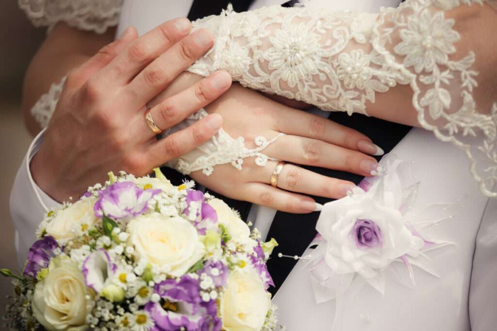 Les détails en dentelle qui subliment la robe de mariée