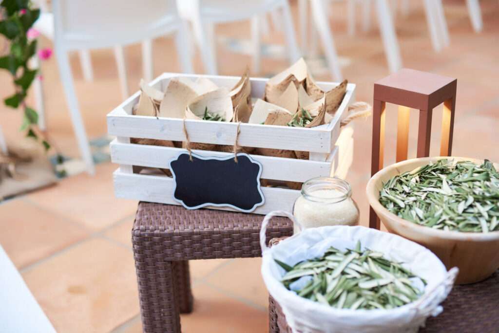 Pourquoi lancer des feuilles d'olivier sur les mariés est une alternative au riz