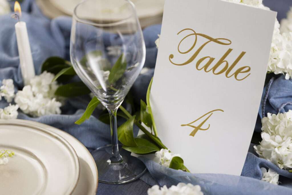 Décoration de mariage bleu : Marques Tables en Papier qui se marient bien avec